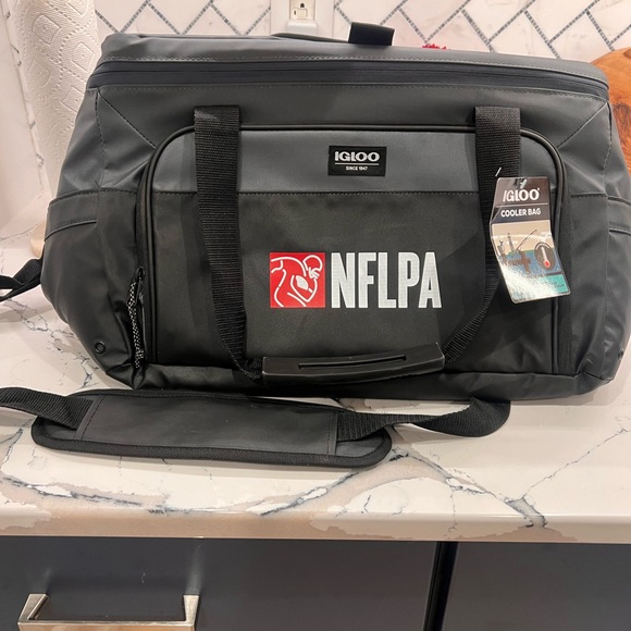 Igloo Black NFLPA Cooler Bag